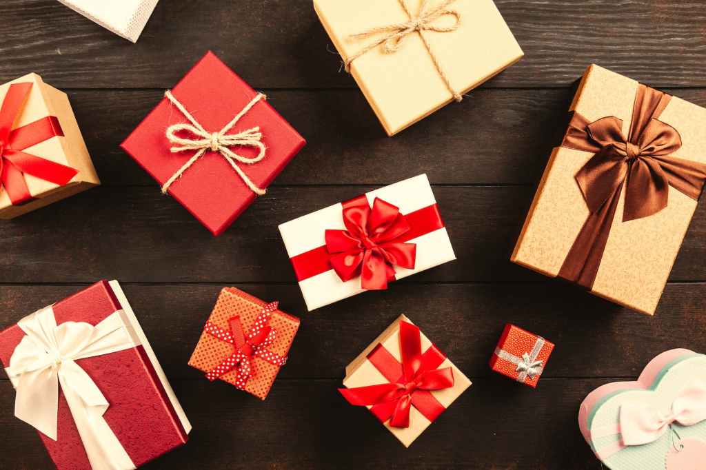 Gift Giving Organization